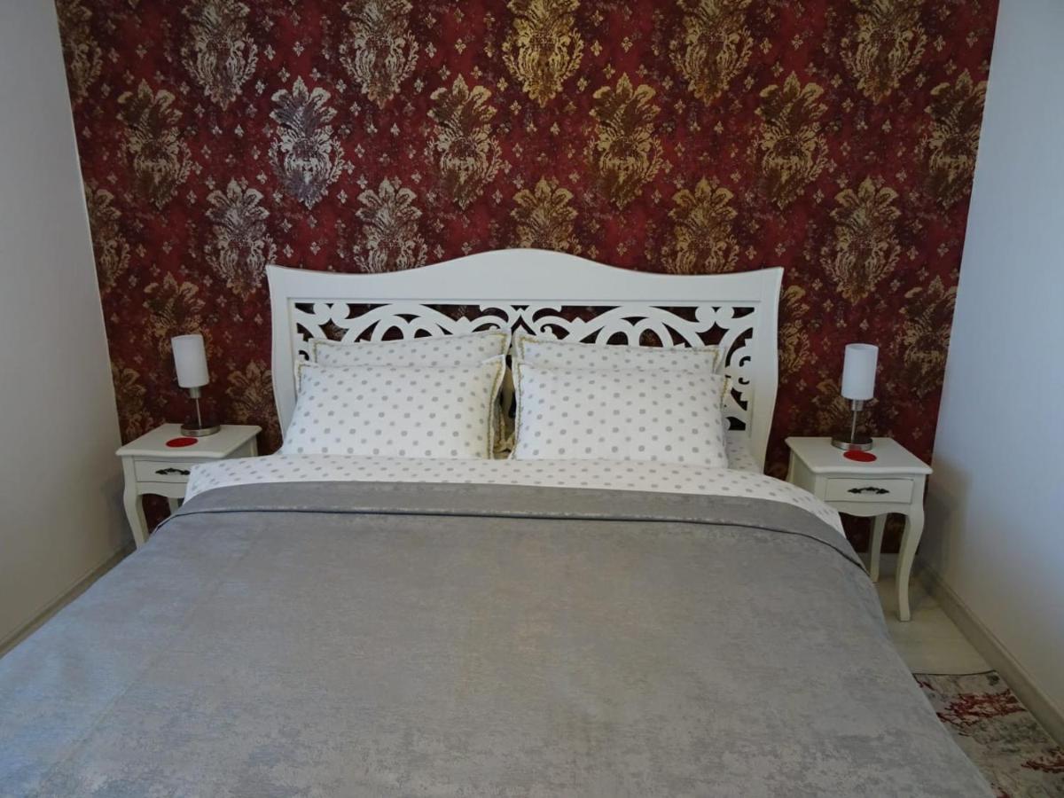 Carla's Palas-hala Centrala 1 Bedroom, Airport Shuttle Apartment