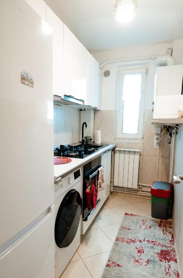Carla's Palas-hala Centrala 1 Bedroom, Airport Shuttle Apartment Iasi
