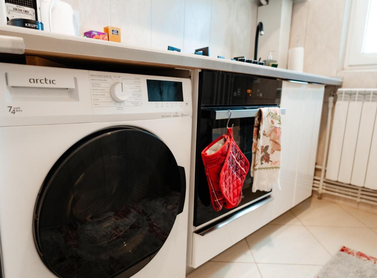 Apartment Carla's Palas-hala Centrala 1 Bedroom, Airport Shuttle Iasi